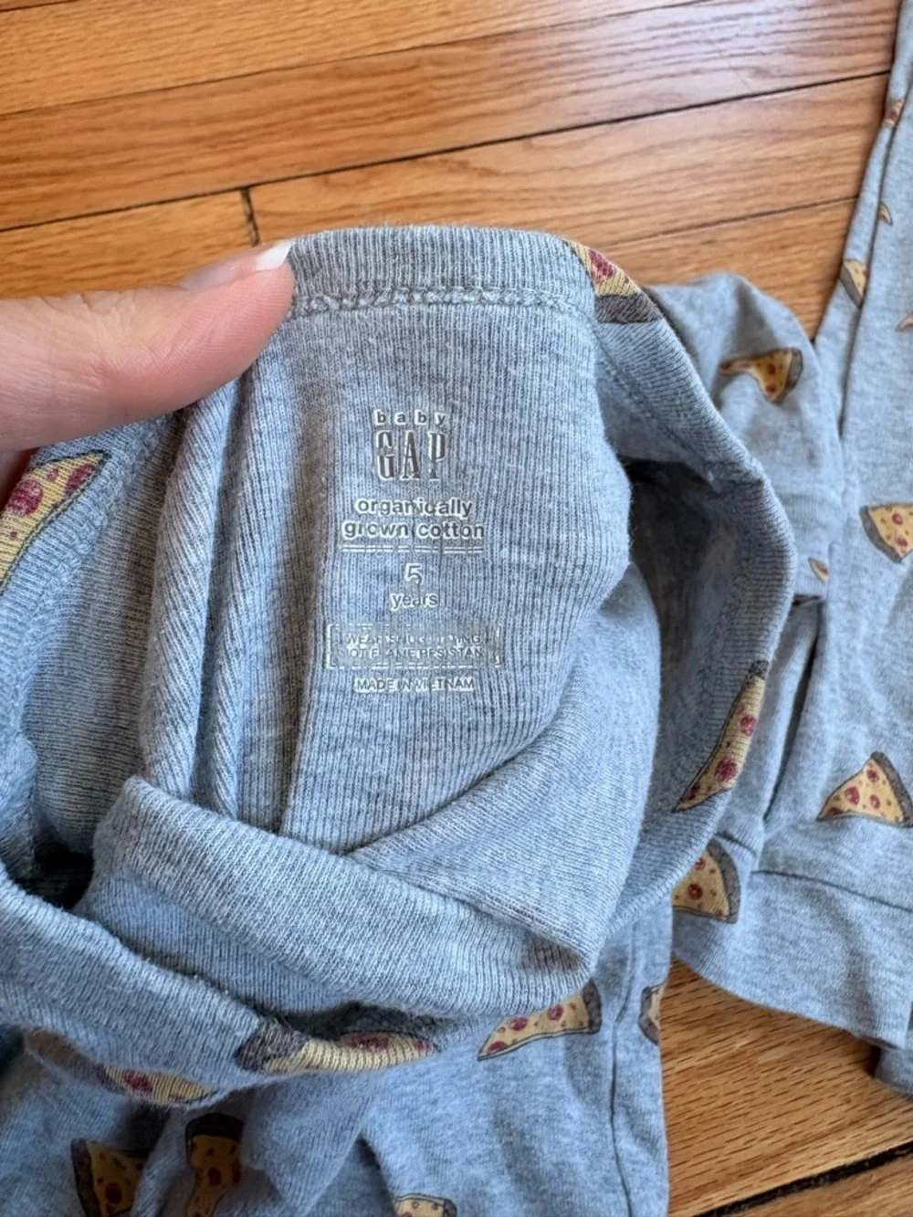 GAP Baby Gray Pizza Slice Pajama Set Size 5